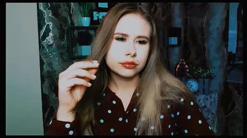 Snapshot of alenagessi_ chatting on September 2025 05:09:02 AM Alena online show from September 2025 05:09:02 AM