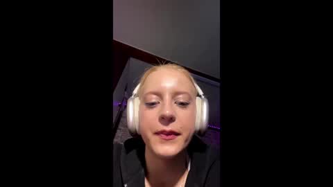 Milana online show from June 2026 04:43:01 PM