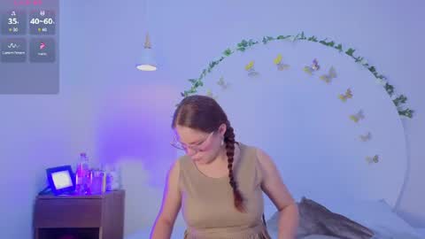 Snapshot of alesia_rose chatting on June 2026 08:09:02 PM Ambar online show from June 2026 08:09:02 PM