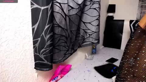 Snapshot of alesiasensual chatting on December 2024 10:56:01 AM AlesiaSensual online show from December 2024 10:56:01 AM