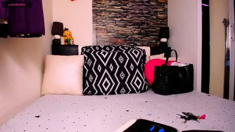 Snapshot of alesiasensual chatting on November 2025 09:31:01 AM AlesiaSensual online show from November 2025 09:31:01 AM