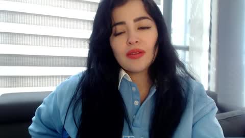 Snapshot of aleska__bell chatting on February 2025 04:29:01 PM Aleska online show from February 2025 04:29:01 PM