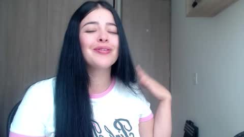 Snapshot of aleska__bell chatting on September 2025 03:00:02 PM Aleska online show from September 2025 03:00:02 PM