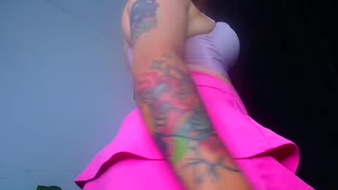 QUEEN OFF MILk  IM BACK  15 NOV online show from February 2025 01:25:01 AM