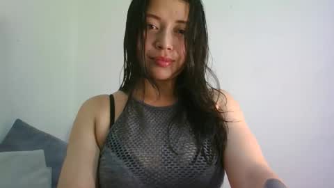 Snapshot of aleska_dollx chatting on May 2026 01:02:02 AM QUEEN OFF MILk IM BACK 15 NOV online show from May 2026 01:02:02 AM