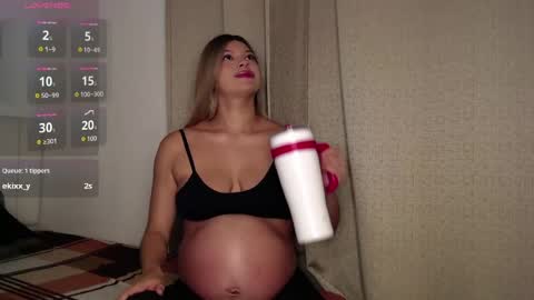 Alessandra Bloom online show from May 2026 08:00:01 AM