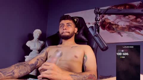 Snapshot of alessandro_duty chatting on January 2025 05:52:02 AM Alessandro INDEPENDENT MODEL online show from January 2025 05:52:02 AM