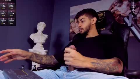 Snapshot of alessandro_duty chatting on February 2025 05:35:01 PM Alessandro INDEPENDENT MODEL online show from February 2025 05:35:01 PM