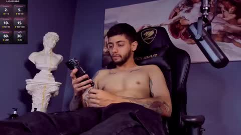 Snapshot of alessandro_duty chatting on February 2025 12:25:02 AM Alessandro INDEPENDENT MODEL online show from February 2025 12:25:02 AM