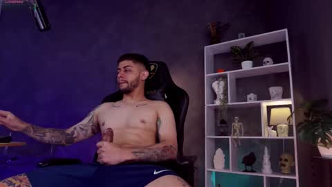 Snapshot of alessandro_duty chatting on October 2025 04:02:01 AM Alessandro INDEPENDENT MODEL online show from October 2025 04:02:01 AM