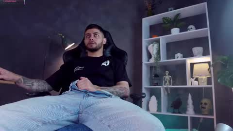 Snapshot of alessandro_duty chatting on October 2025 04:08:02 PM Alessandro INDEPENDENT MODEL online show from October 2025 04:08:02 PM