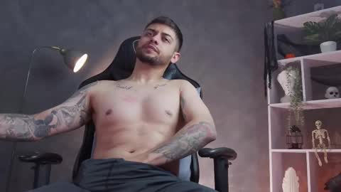 Snapshot of alessandro_duty chatting on October 2025 11:53:01 PM Alessandro INDEPENDENT MODEL online show from October 2025 11:53:01 PM