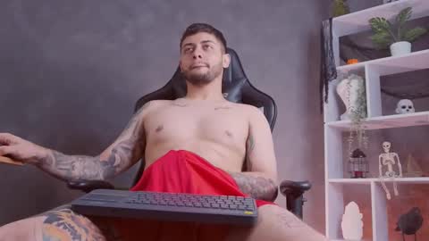 Snapshot of alessandro_duty chatting on October 2025 01:09:02 AM Alessandro INDEPENDENT MODEL online show from October 2025 01:09:02 AM