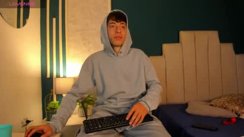 Snapshot of alessandro_dybala chatting on December 2024 12:07:02 PM Alessandro Dybala online show from December 2024 12:07:02 PM