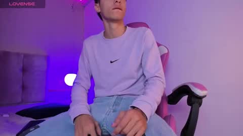 Snapshot of alessandro_dybala chatting on December 2024 12:16:02 PM Alessandro Dybala online show from December 2024 12:16:02 PM