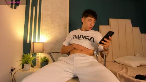 Snapshot of alessandro_dybala chatting on January 2025 11:43:01 AM Alessandro Dybala online show from January 2025 11:43:01 AM