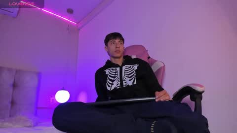 Snapshot of alessandro_dybala chatting on January 2025 12:26:02 PM Alessandro Dybala online show from January 2025 12:26:02 PM