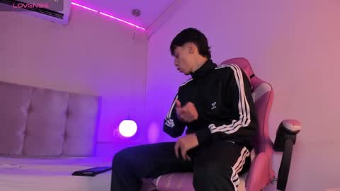 Snapshot of alessandro_dybala chatting on February 2025 12:24:02 PM Alessandro Dybala online show from February 2025 12:24:02 PM