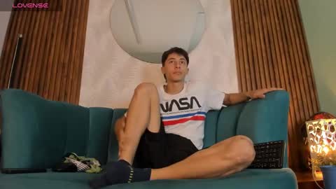 Snapshot of alessandro_dybala chatting on February 2025 02:37:01 PM Alessandro Dybala online show from February 2025 02:37:01 PM