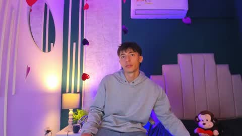 Snapshot of alessandro_dybala chatting on February 2025 12:11:02 PM Alessandro Dybala online show from February 2025 12:11:02 PM