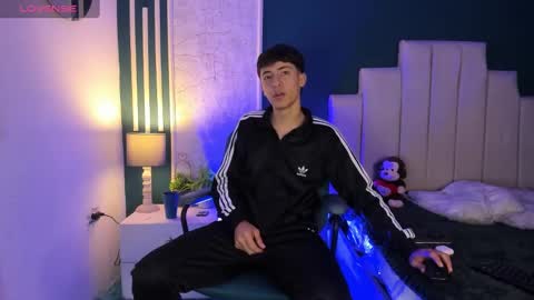 Snapshot of alessandro_dybala chatting on February 2025 12:14:02 PM Alessandro Dybala online show from February 2025 12:14:02 PM