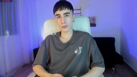 Alessandro . online show from September 2025 06:31:02 PM