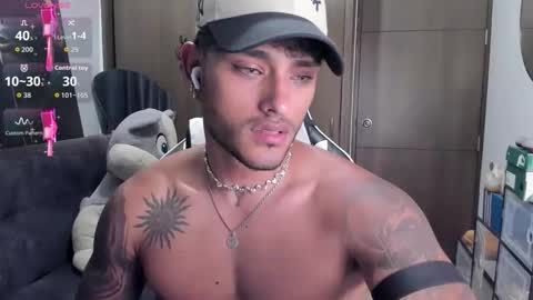 Alessandro Vanni online show from November 2025 01:26:02 AM