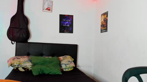 Snapshot of alessandro_wolf chatting on December 2024 02:24:01 AM Alessandro online show from December 2024 02:24:01 AM