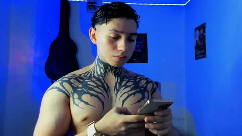 Snapshot of alessandro_wolf chatting on December 2024 11:23:02 PM Alessandro online show from December 2024 11:23:02 PM
