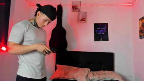 Snapshot of alessandro_wolf chatting on January 2025 06:20:01 AM Alessandro online show from January 2025 06:20:01 AM
