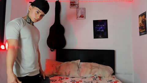 Snapshot of alessandro_wolf chatting on January 2025 12:12:02 AM Alessandro online show from January 2025 12:12:02 AM