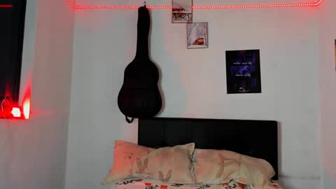 Snapshot of alessandro_wolf chatting on January 2025 03:23:01 AM Alessandro online show from January 2025 03:23:01 AM
