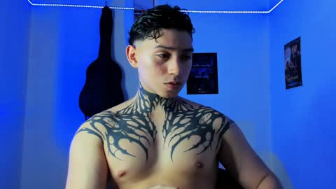 Snapshot of alessandro_wolf chatting on January 2025 01:32:01 AM Alessandro online show from January 2025 01:32:01 AM