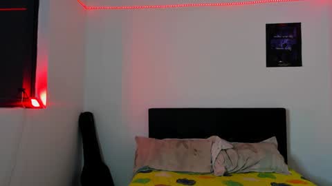 Snapshot of alessandro_wolf chatting on February 2025 03:31:01 AM Alessandro online show from February 2025 03:31:01 AM