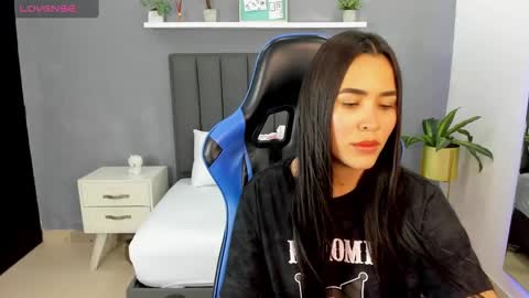 A L E S S I A online show from February 2025 08:03:01 PM