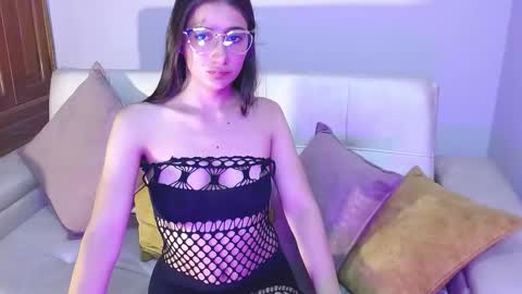 Snapshot of alessia_moore chatting on September 2025 02:06:01 PM Alessia online show from September 2025 02:06:01 PM