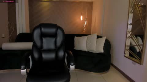 Alessia  online show from October 2025 07:23:01 PM