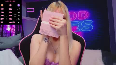 alessiacroft online show from November 2025 03:18:02 AM