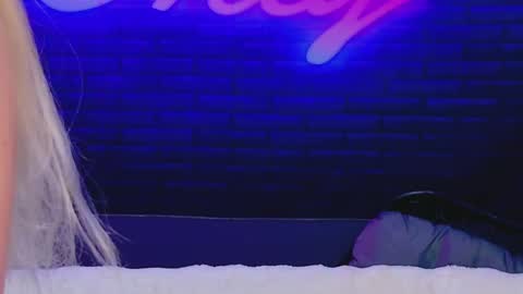 alessiacroft online show from June 2026 04:02:01 AM