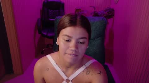 Snapshot of alessiamonroe_ chatting on June 2026 09:38:01 PM alessiamonroe_ online show from June 2026 09:38:01 PM