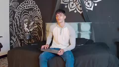 Snapshot of alessiovitale chatting on November 2025 12:06:01 PM Alessio online show from November 2025 12:06:01 PM