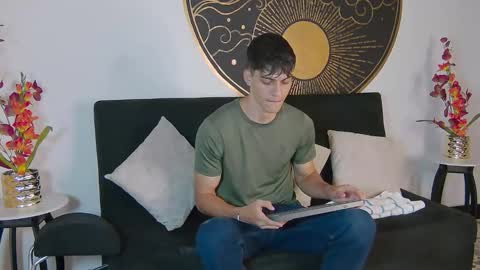 Snapshot of alessiovitale chatting on November 2025 12:38:02 PM Alessio online show from November 2025 12:38:02 PM