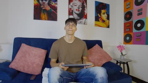 Snapshot of alessiovitale chatting on November 2025 12:16:01 PM Alessio online show from November 2025 12:16:01 PM