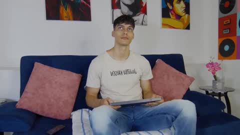 Snapshot of alessiovitale chatting on November 2025 12:16:01 PM Alessio online show from November 2025 12:16:01 PM