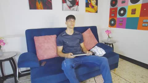 Snapshot of alessiovitale chatting on November 2025 12:04:02 PM Alessio online show from November 2025 12:04:02 PM