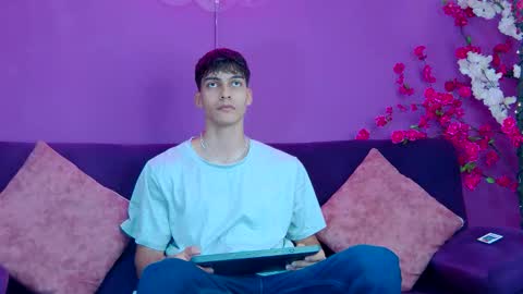 Snapshot of alessiovitale chatting on November 2025 12:08:02 PM Alessio online show from November 2025 12:08:02 PM