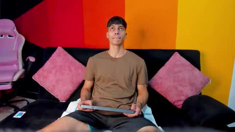 Snapshot of alessiovitale chatting on December 2025 12:03:02 PM Alessio online show from December 2025 12:03:02 PM