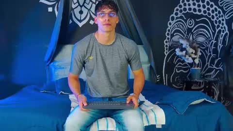 Snapshot of alessiovitale chatting on December 2025 12:01:02 PM Alessio online show from December 2025 12:01:02 PM