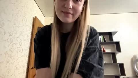 April online show from December 2025 06:39:02 AM