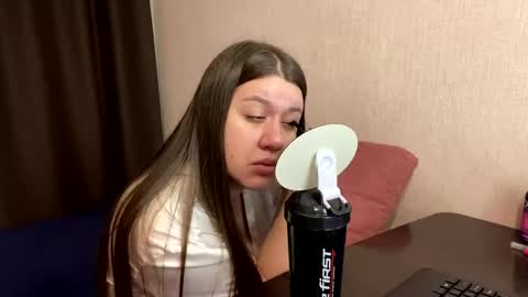 Snapshot of aletta_oushen chatting on December 2024 10:56:02 AM Aletta Oushen online show from December 2024 10:56:02 AM